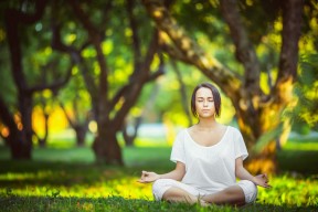 爱游戏体育APP下载-76人教练团队设置小组战术讨论提升参与感，76人的教练