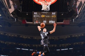 AYX GAMING-“高新体育中心：羽毛球选手们上演极限对决”